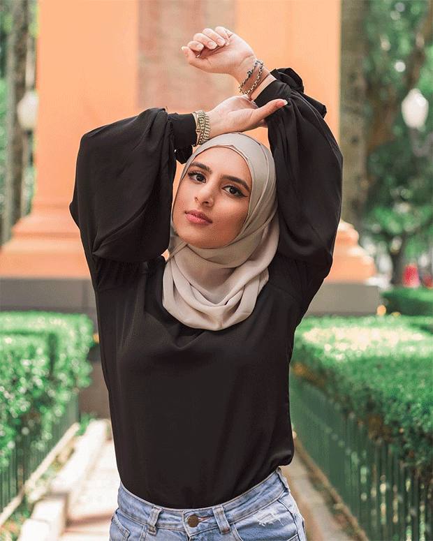 mulher usando hijab