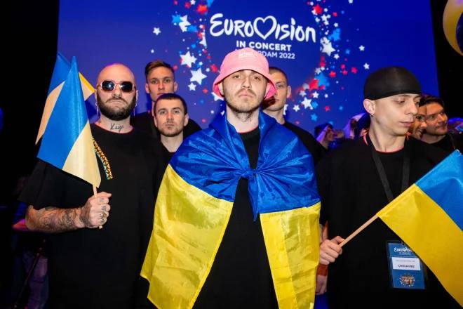 banda ucraniana Kalush no palco do evento eurovision