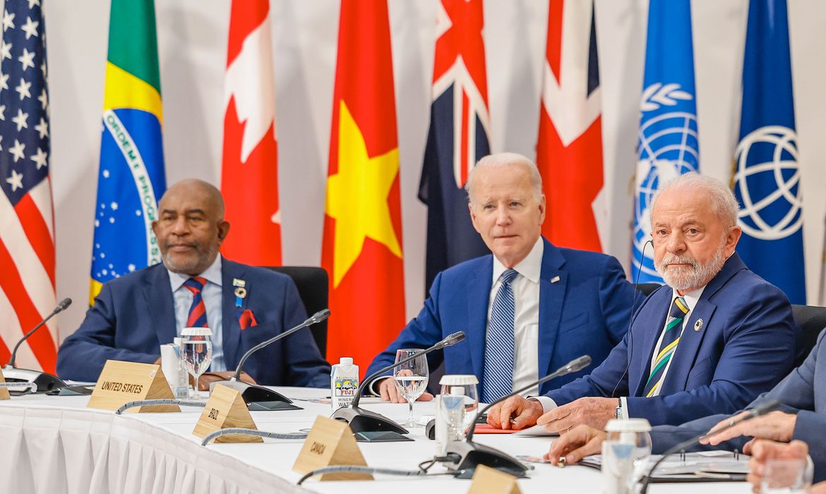 Presidente da República, Luiz Inácio Lula da Silva, durante Sessão de trabalho do G7 + países convidados e organizações internacionais.